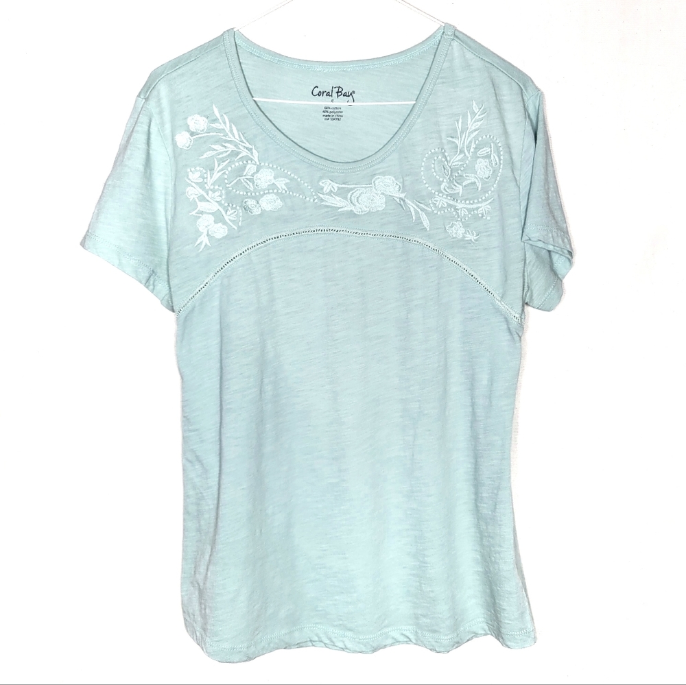 Teal mint shortsleeve tshirt size S casual embroidered
